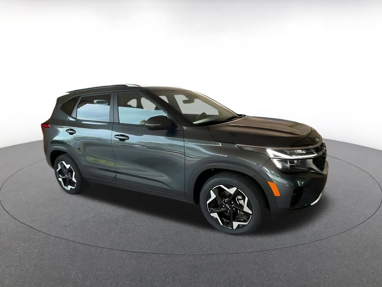 Used 2025 Kia Seltos S FWD image 2