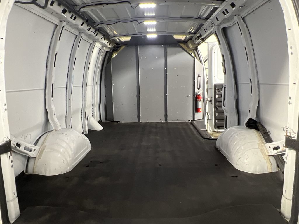 Used 2019 Chevrolet Express 2500 RWD image 21