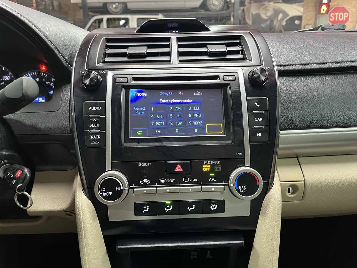 Used 2012 Toyota Camry LE FWD image 18