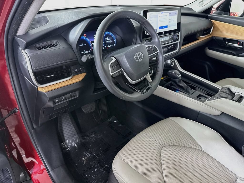 Certified 2024 Toyota Grand Highlander AWD image 19
