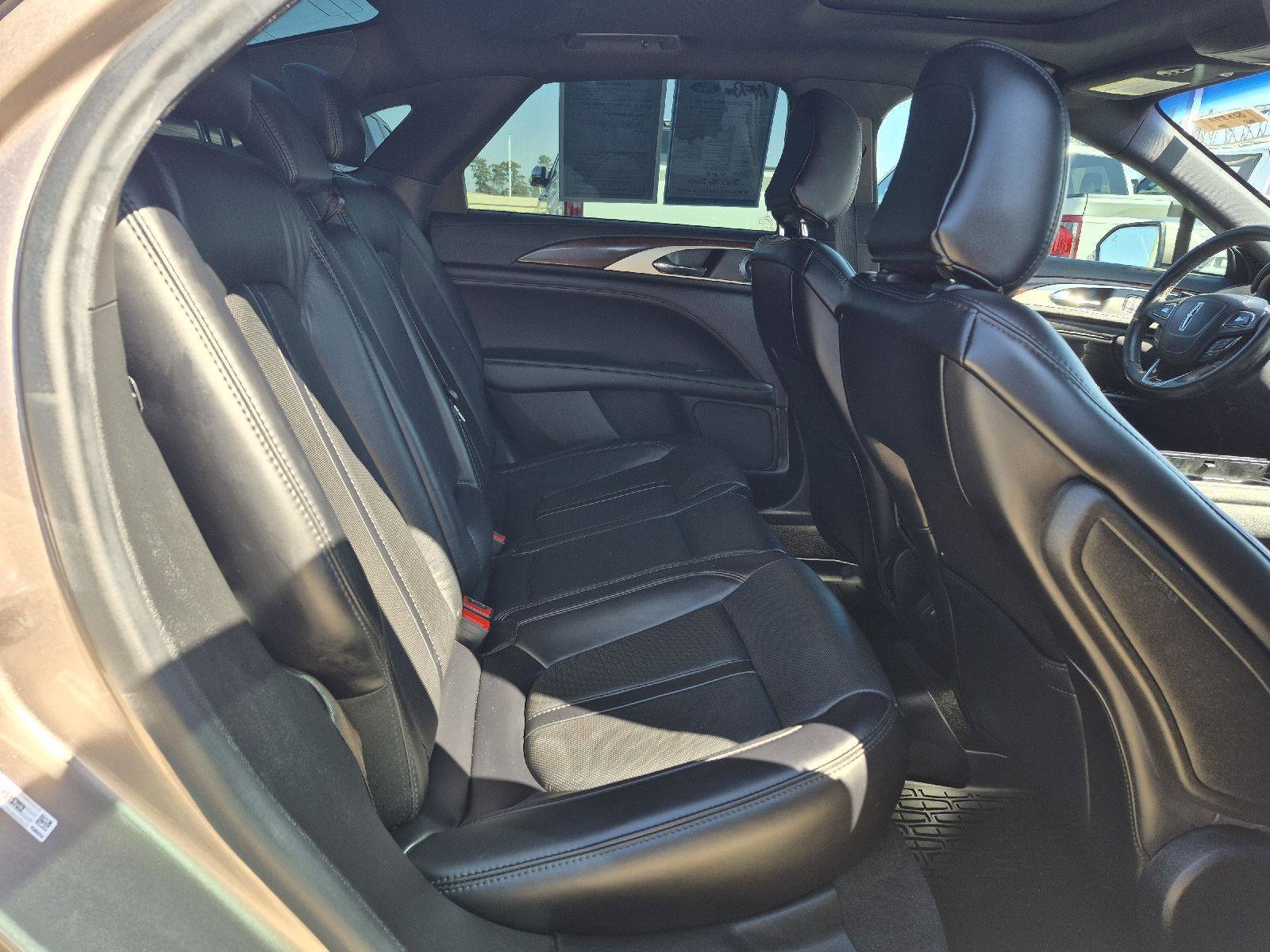 Used 2020 Lincoln MKZ Reserve w/ Elements Package image 26