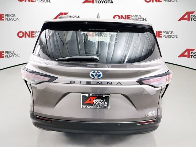 Certified 2024 Toyota Sienna XLE FWD image 6