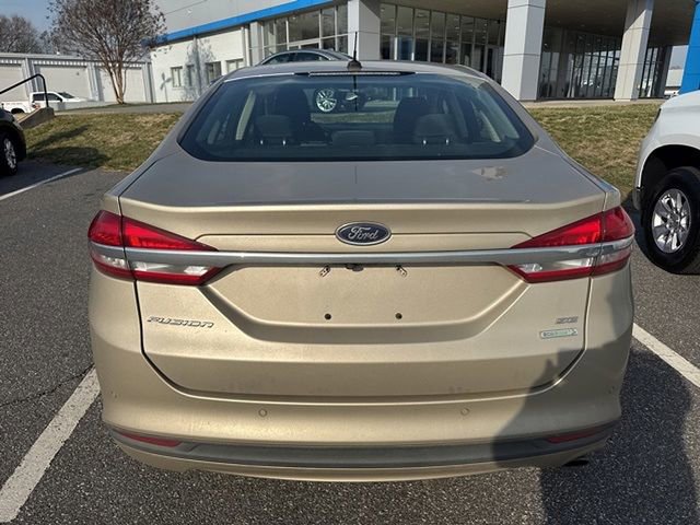 Used 2017 Ford Fusion SE w/ Fusion SE Technology Package image 6