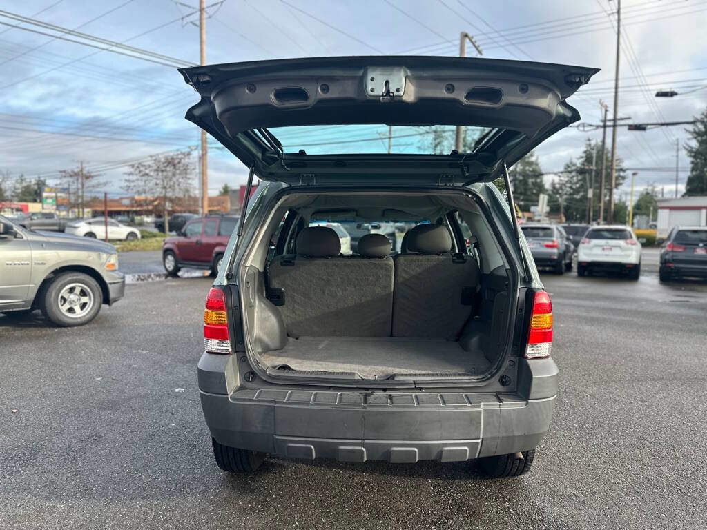 Used 2006 Ford Escape XLS image 7
