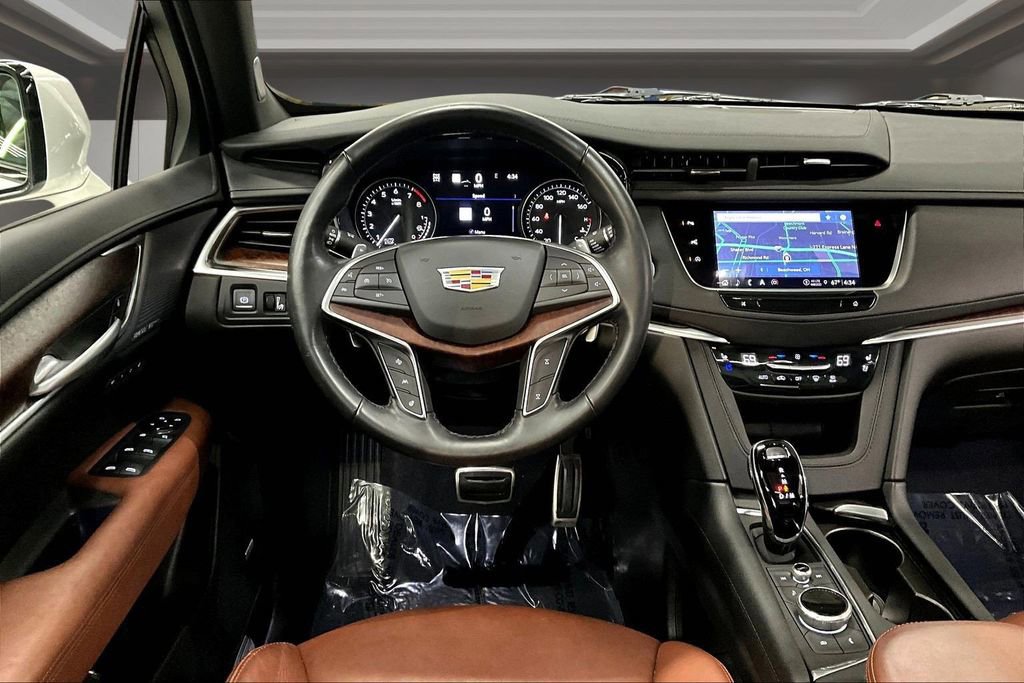 Certified 2025 Cadillac XT5 Sportv w/ Technology Package image 8