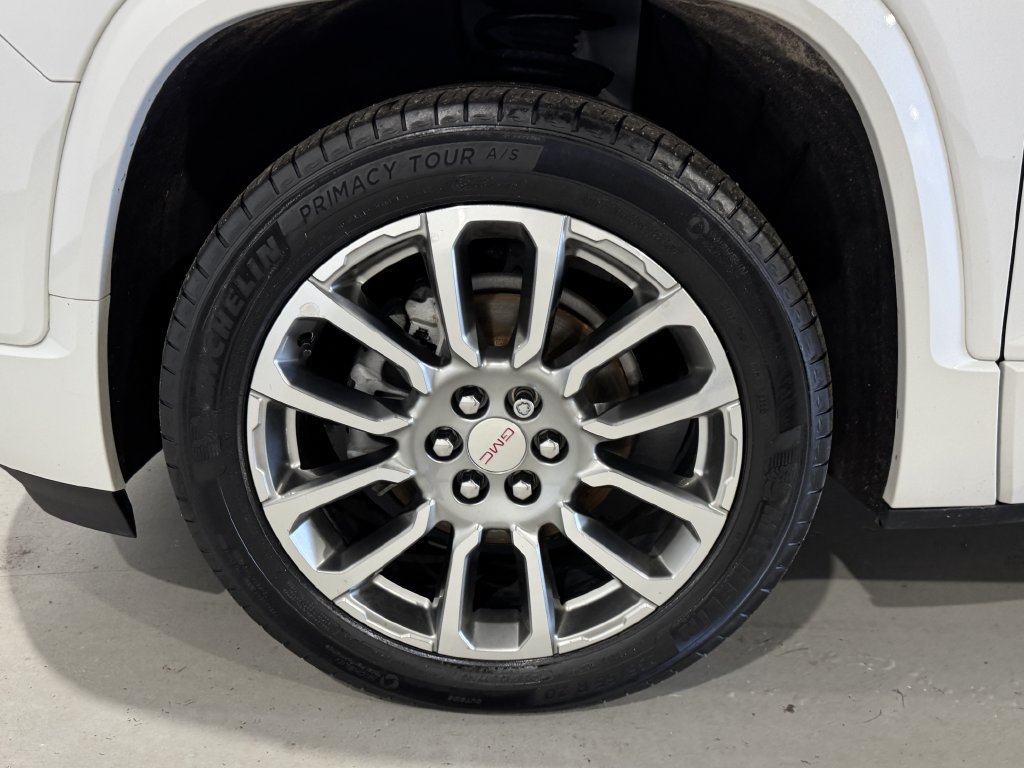 Used 2023 GMC Acadia Denali w/ Denali Ultimate Package AWD/4WD image 9