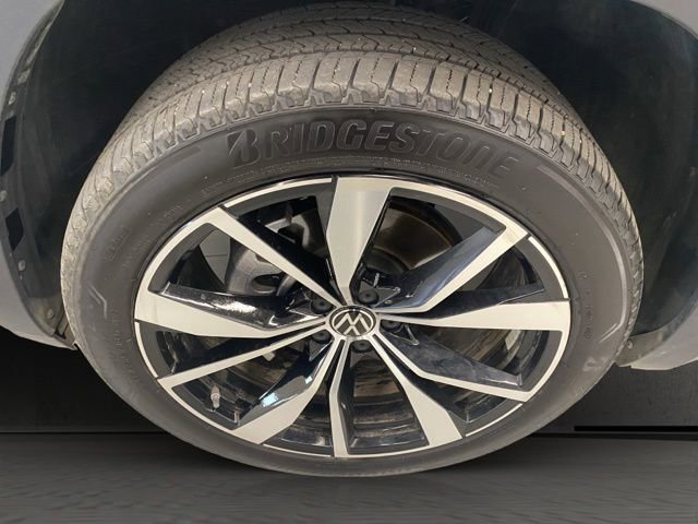 Used 2024 Volkswagen Atlas SEL Premium R-Line AWD/4WD image 30