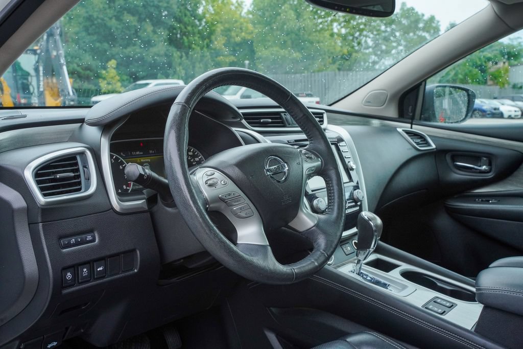 Used 2018 Nissan Murano SL w/ Moonroof Package AWD/4WD image 12