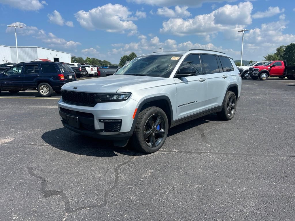 Used 2023 Jeep Grand Cherokee L Limited AWD/4WD image 5