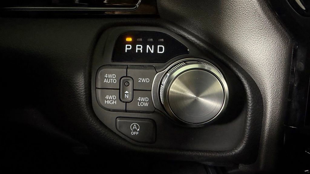 New 2026 RAM 1500 Laramie AWD/4WD image 17