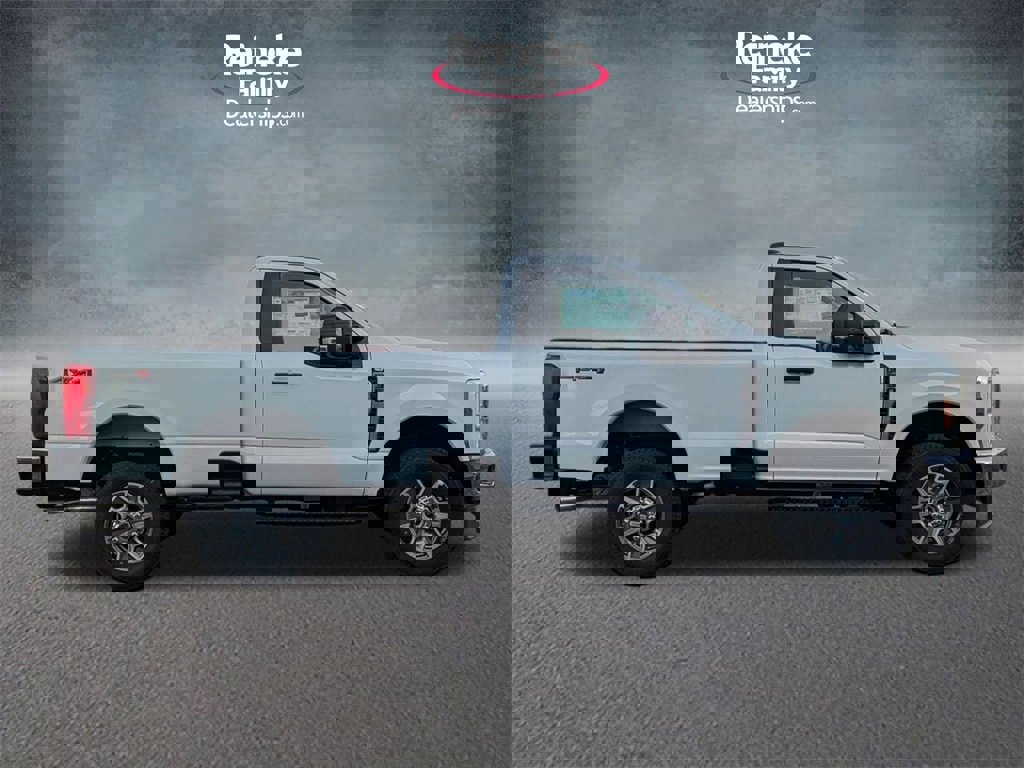 New 2025 Ford F350 XLT image 4