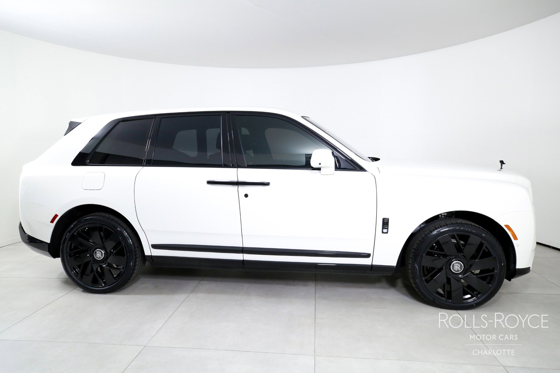 New 2026 Rolls-Royce Cullinan AWD/4WD image 10