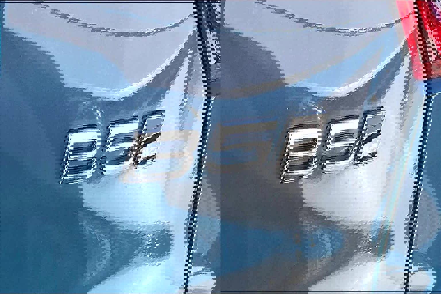 Used 2023 Volvo XC40 B5 Plus w/ Driver Assist Package image 10