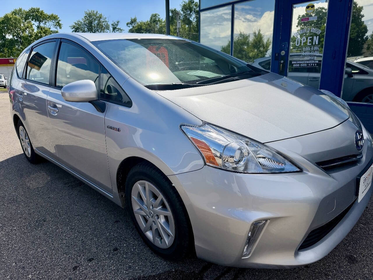 Used 2013 Toyota Prius V Two FWD image 4