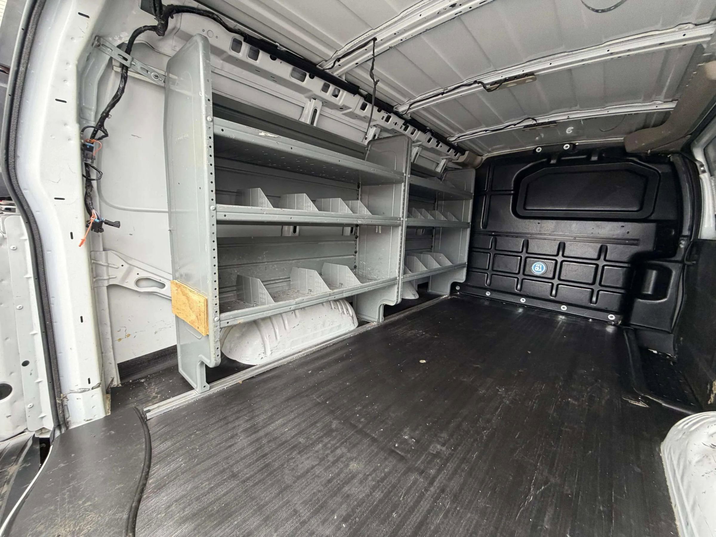 Used 2021 Chevrolet Express 2500 w/ Driver Convenience Package image 7