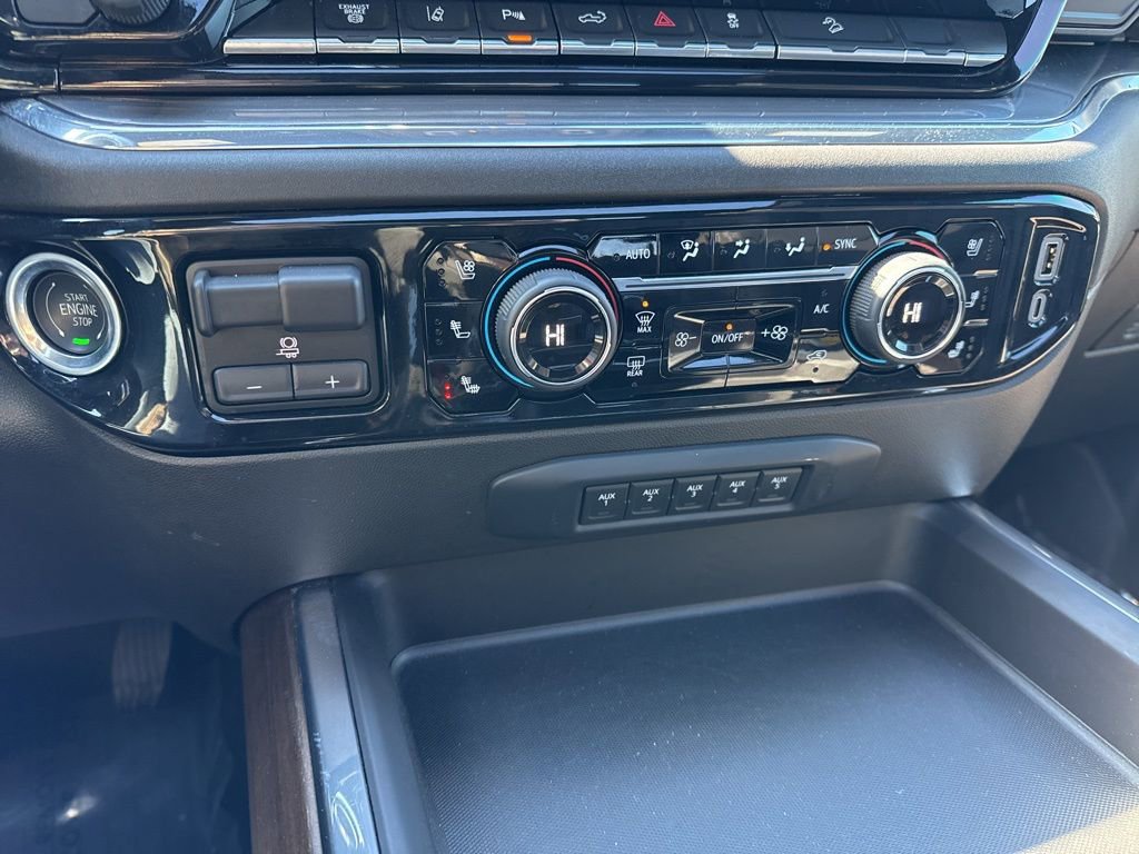 Used 2024 Chevrolet Silverado 3500 High Country w/ High Country Premium Package image 21