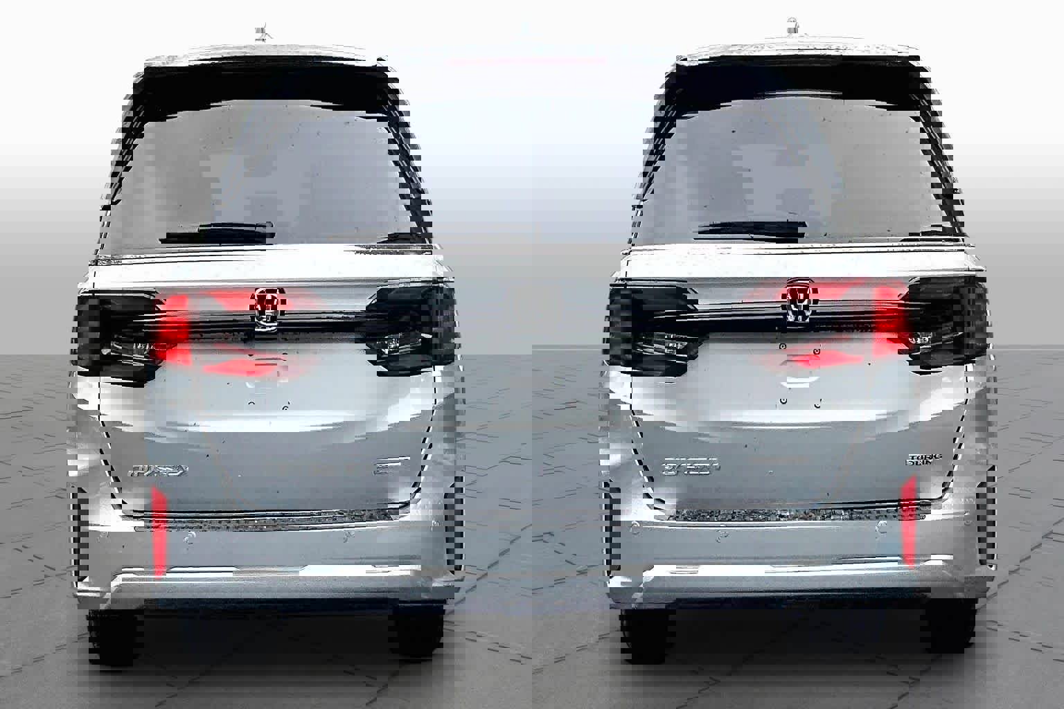 New 2026 Honda Odyssey Touring image 4