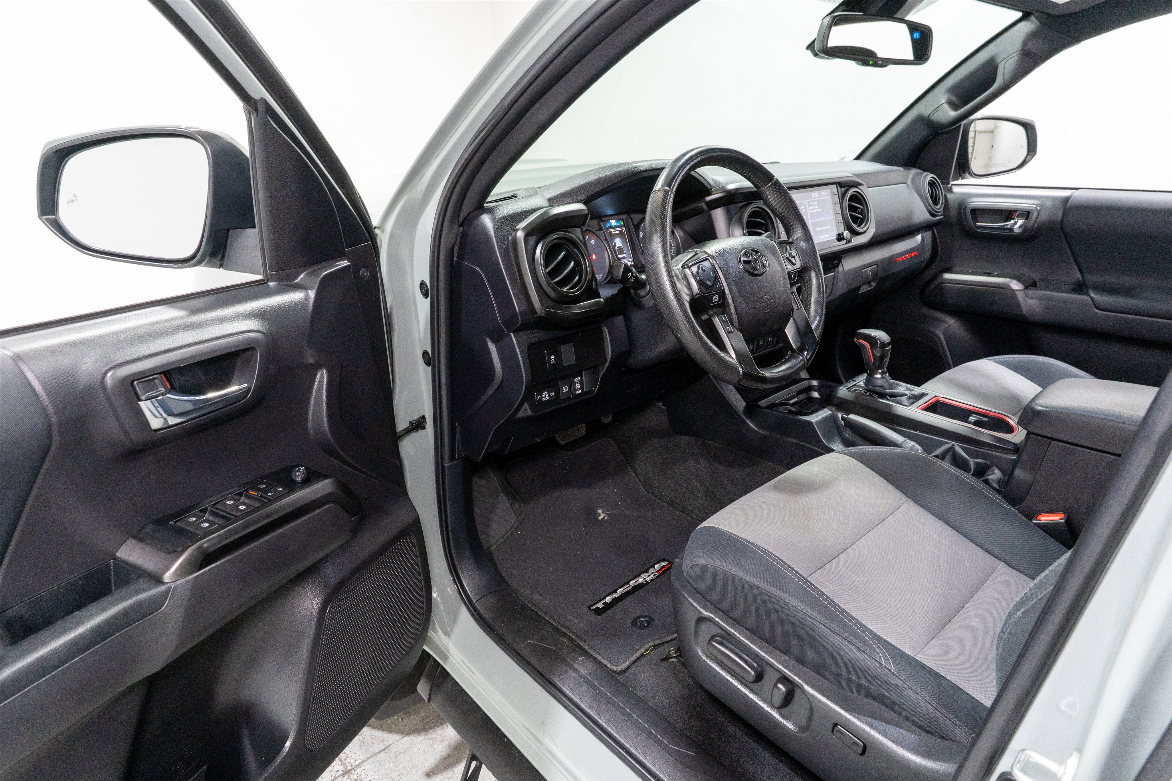 Used 2022 Toyota Tacoma TRD Sport w/ Technology Package RWD image 14