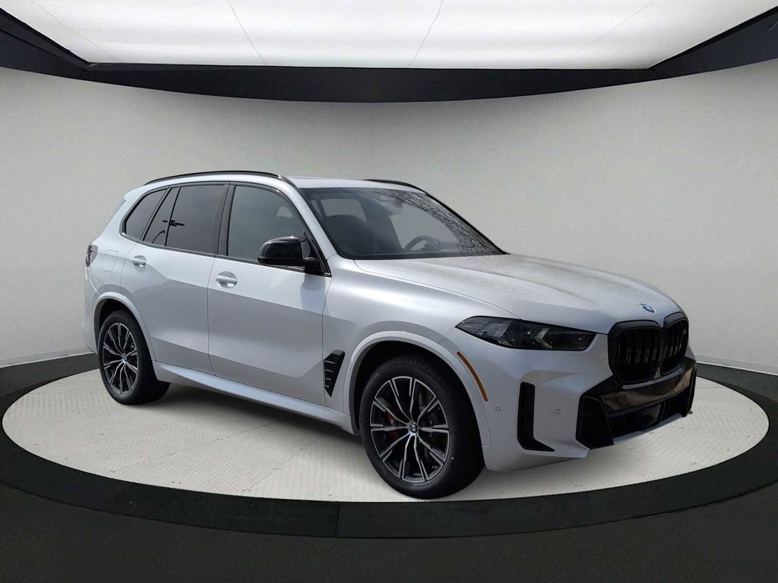 New 2026 BMW X5 M60i image 2