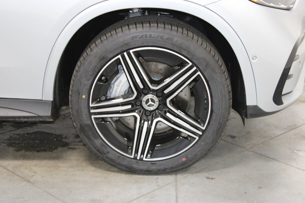 Used 2024 Mercedes-Benz GLC 300 4MATIC image 12