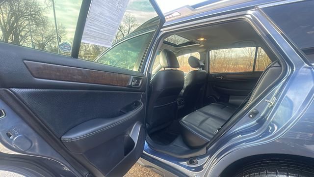 Used 2017 Subaru Outback 2.5i Limited image 34