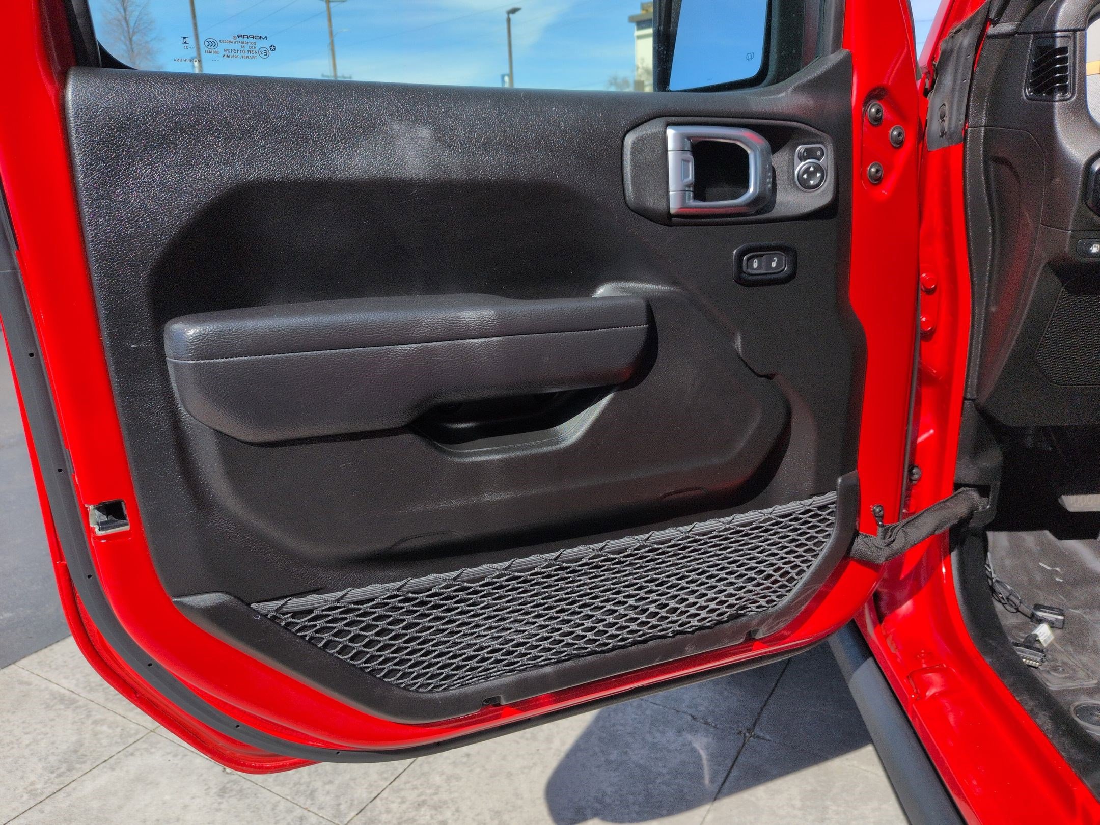 Used 2025 Jeep Wrangler Willys image 14