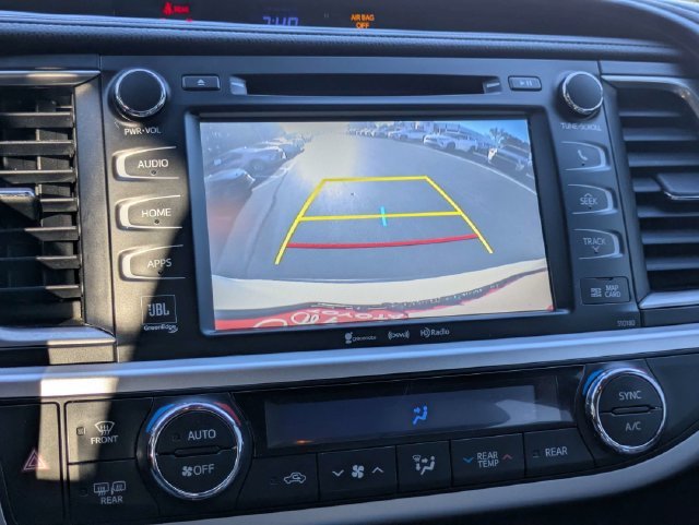 Used 2018 Toyota Highlander Limited FWD image 22