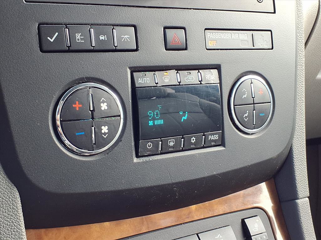 Used 2011 Buick Enclave CXL w/ LPO, Cargo Convenience Pkg image 17