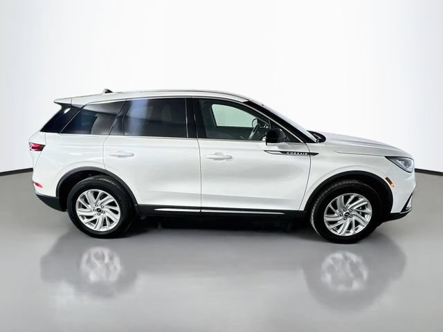 Used 2025 Lincoln Corsair FWD image 9