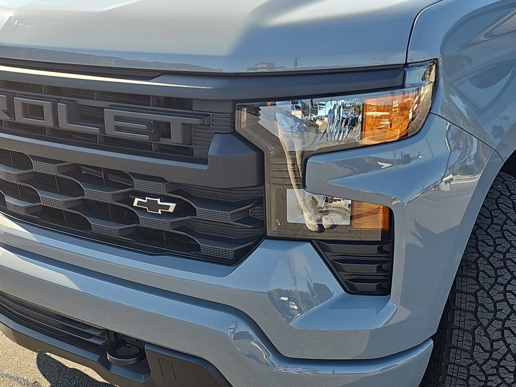 Used 2025 Chevrolet Silverado 1500 Custom w/ Turbomax Blackout Package image 35
