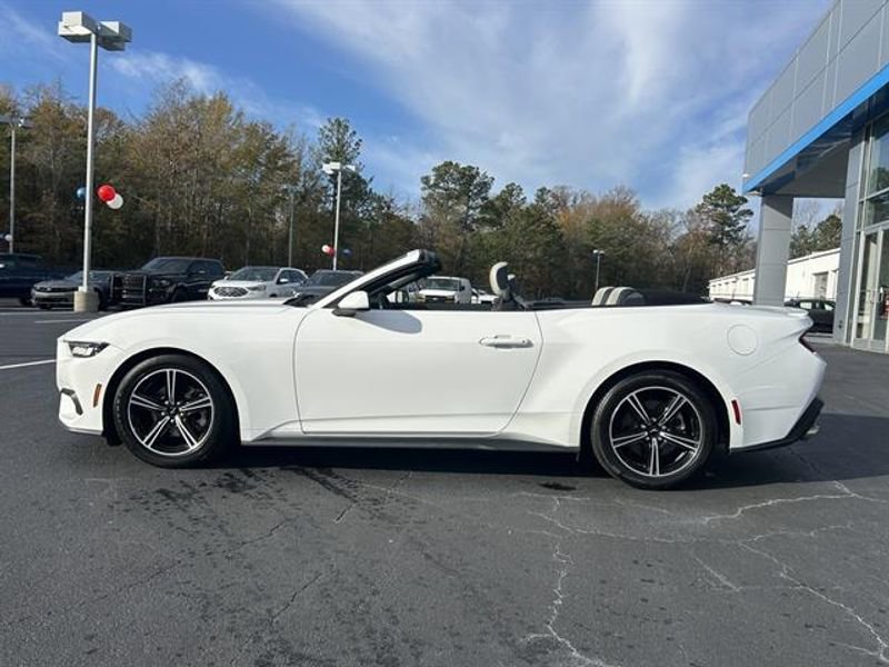 Used 2024 Ford Mustang Premium image 5