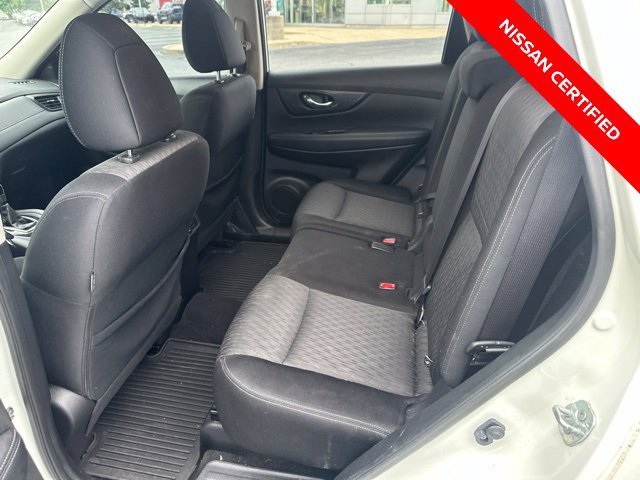 Used 2017 Nissan Rogue SV AWD/4WD image 14