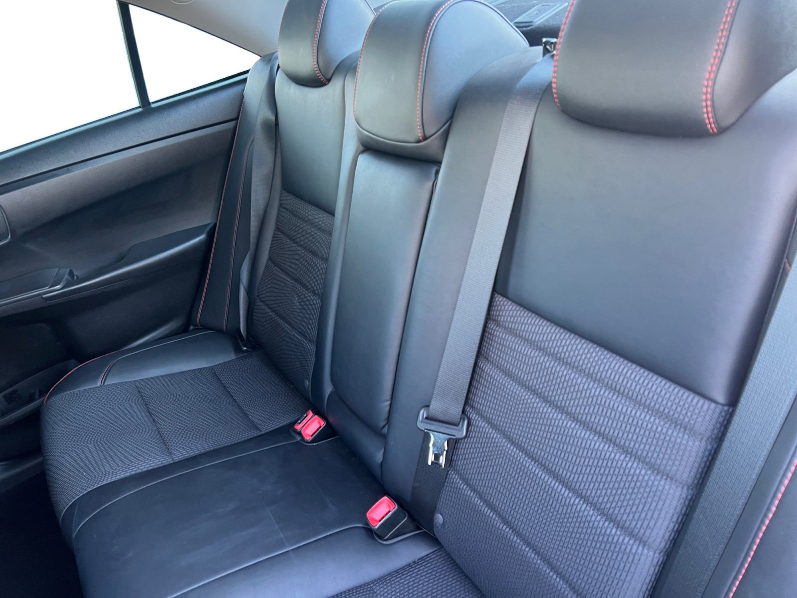 Used 2016 Toyota Camry SE image 13