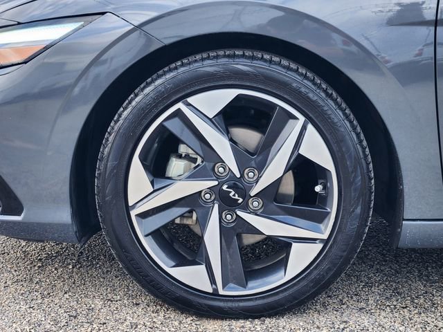 Used 2025 Hyundai Elantra SEL image 10