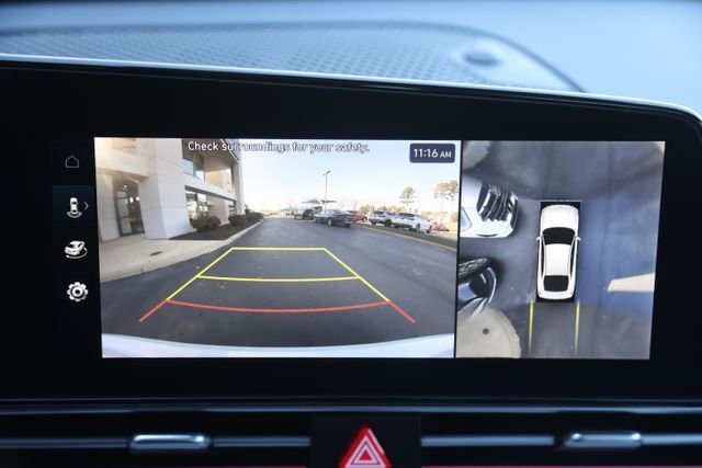 New 2025 Hyundai Elantra Limited image 14