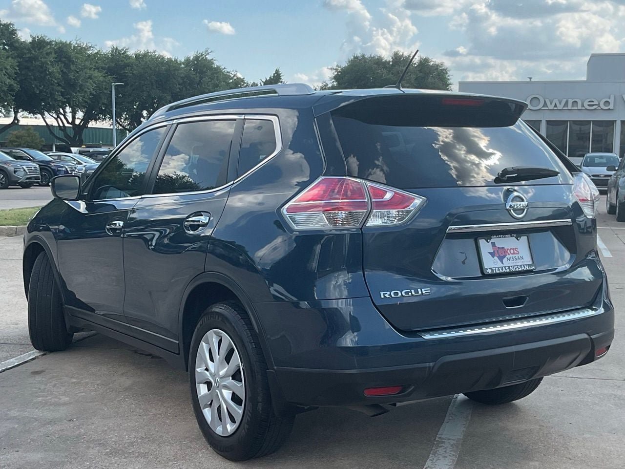 Used 2016 Nissan Rogue S w/ Appearance Package FWD image 6