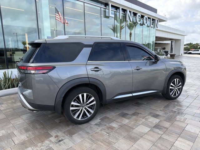 Used 2022 Nissan Pathfinder Platinum w/ Cargo Package AWD/4WD image 2
