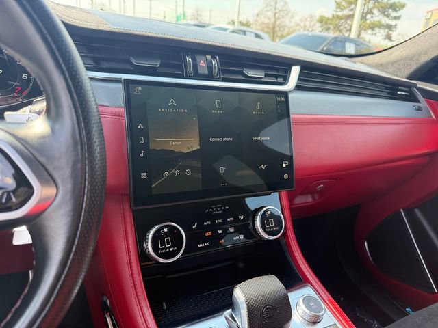 Used 2022 Jaguar F-PACE SVR image 29