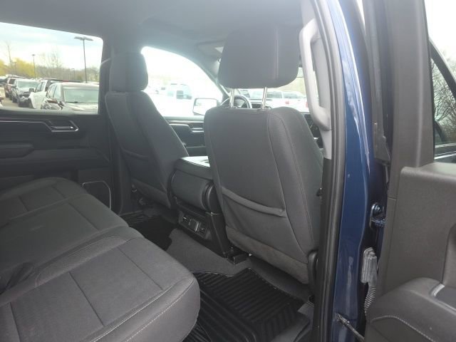 Used 2023 Chevrolet Silverado 1500 LT AWD/4WD image 13