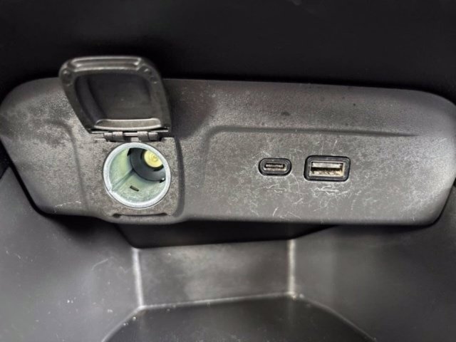 Used 2025 Chevrolet Trax LT w/ LT Convenience Package FWD image 29
