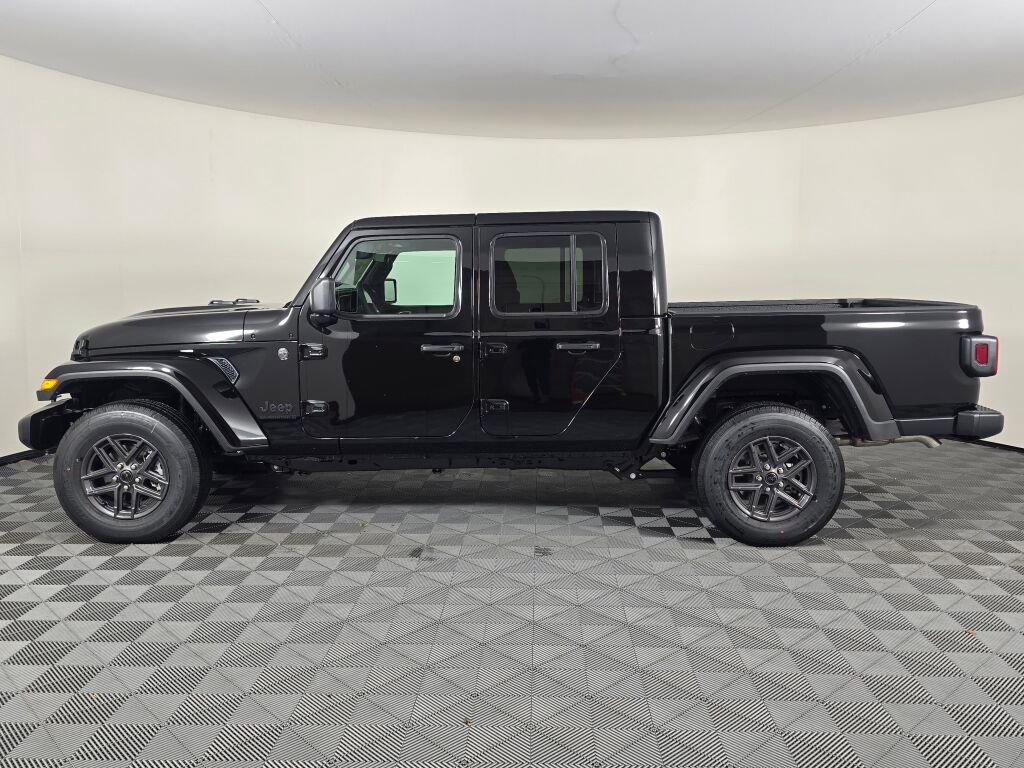 New 2026 Jeep Gladiator Sport image 7