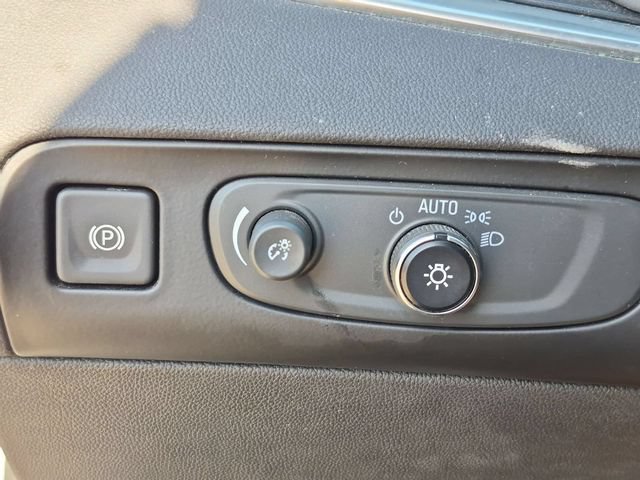 Used 2018 Buick Enclave Essence w/ Trailering Package AWD/4WD image 17