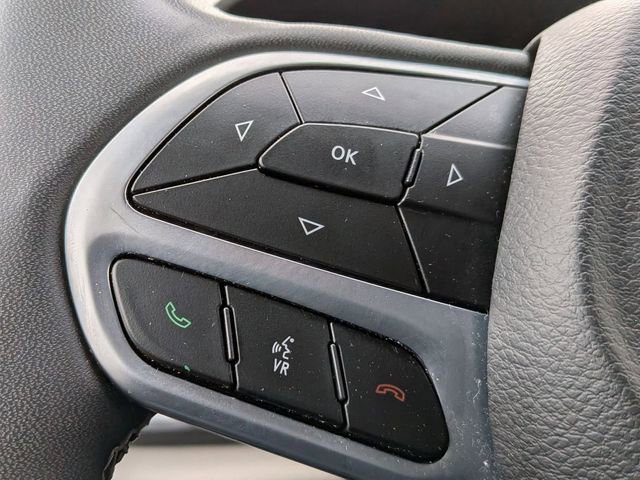 Certified 2024 Chrysler Pacifica Touring-L image 19