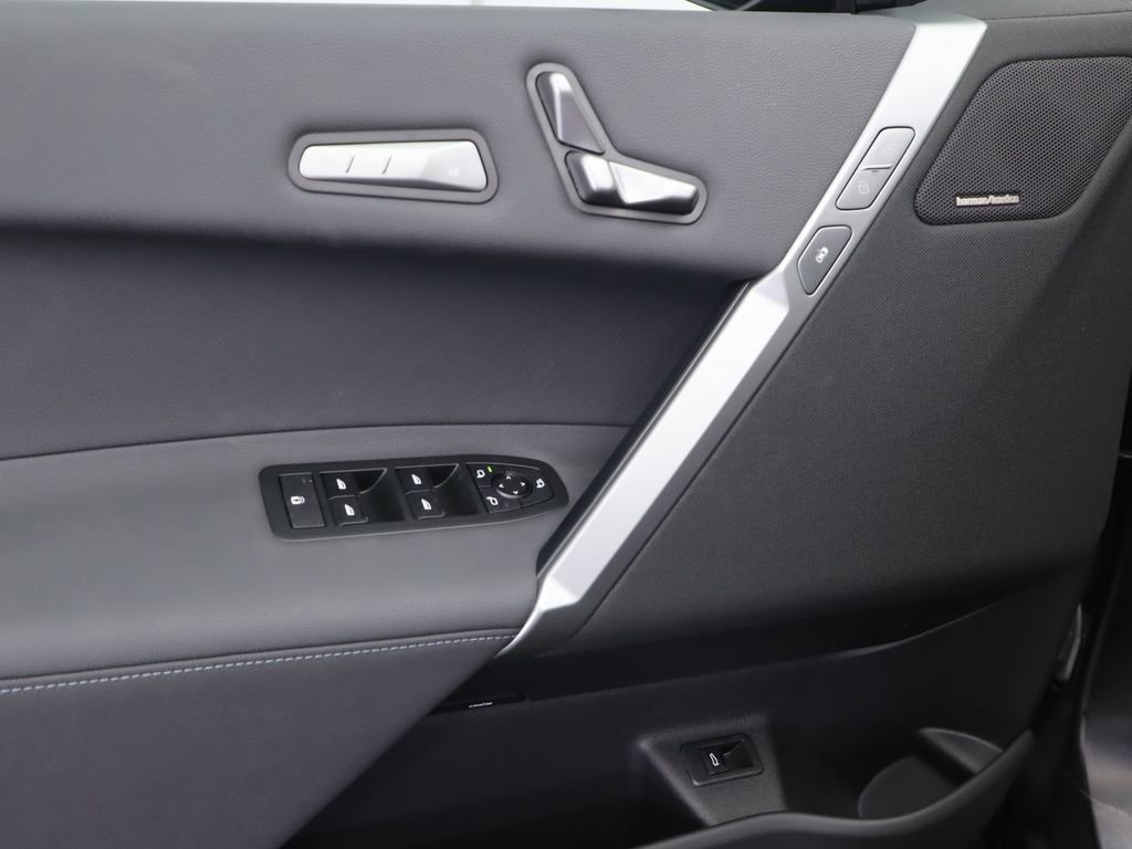 New 2026 BMW iX xDrive45 w/ M Sport Package image 24