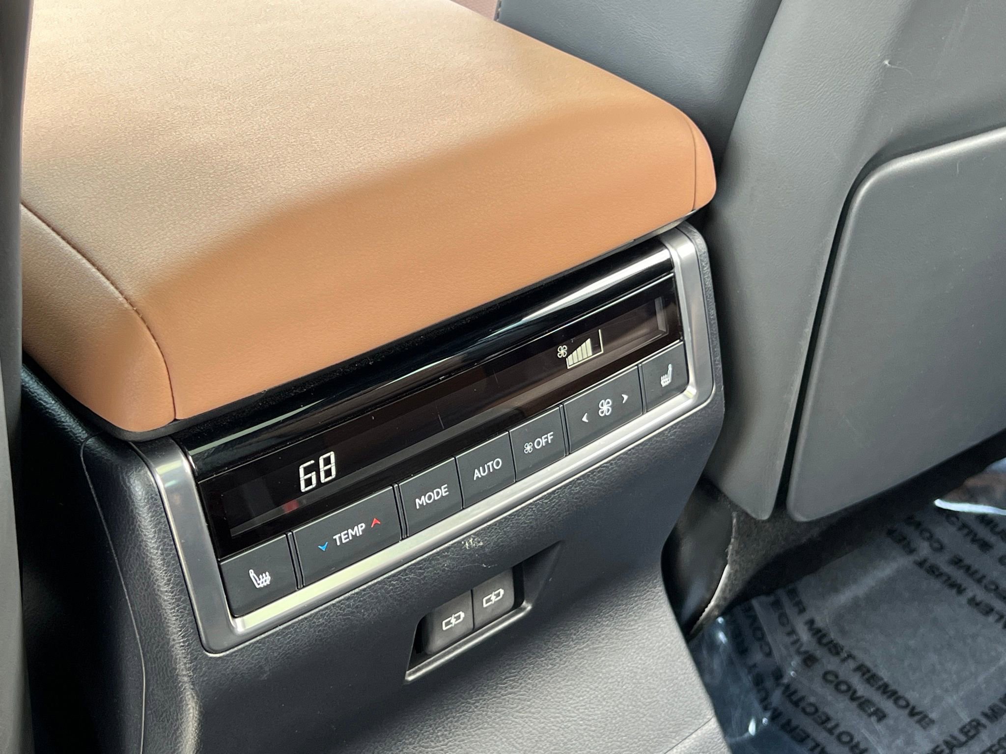 Used 2024 Lexus GX 550 w/ Accessory Package (2T) AWD/4WD image 19