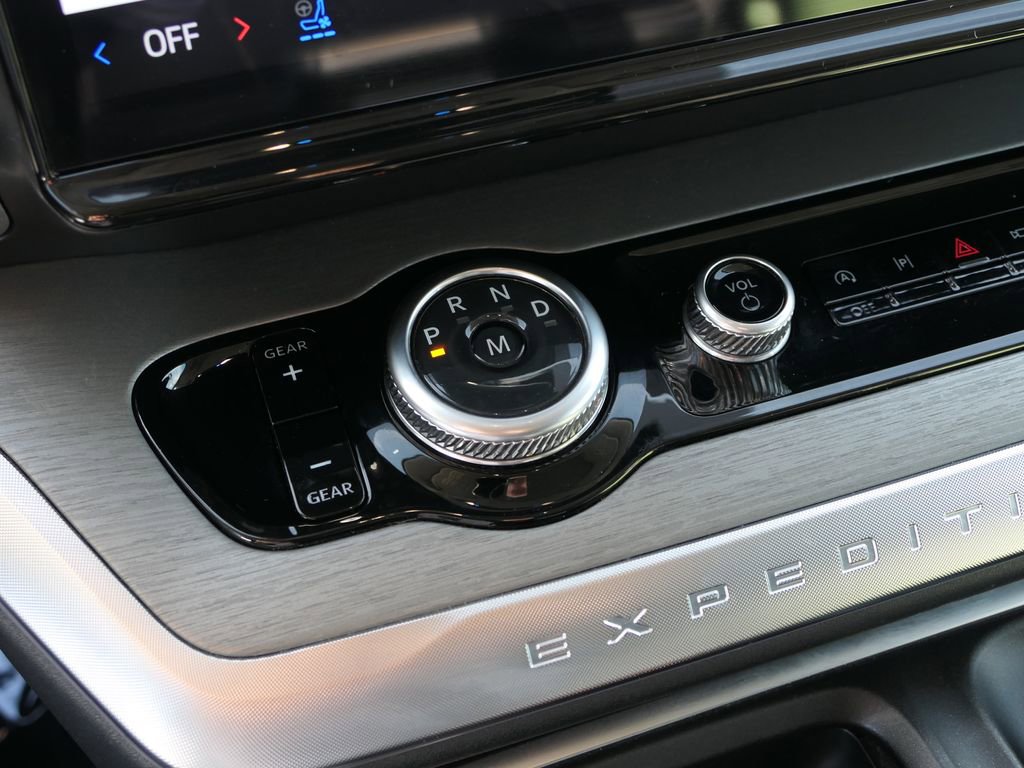 Used 2025 Ford Expedition Max Platinum AWD/4WD image 21