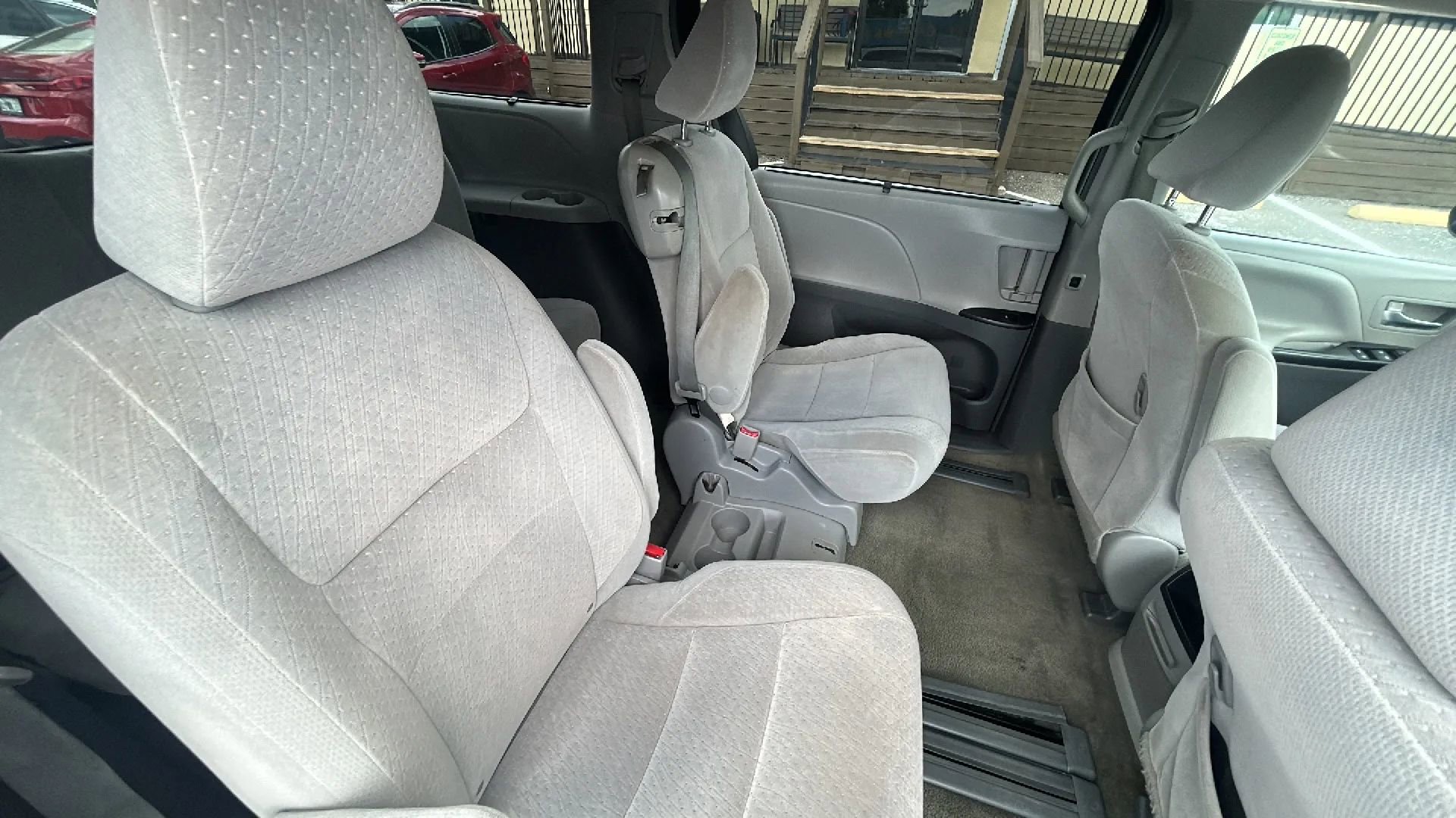 Used 2015 Toyota Sienna LE image 5