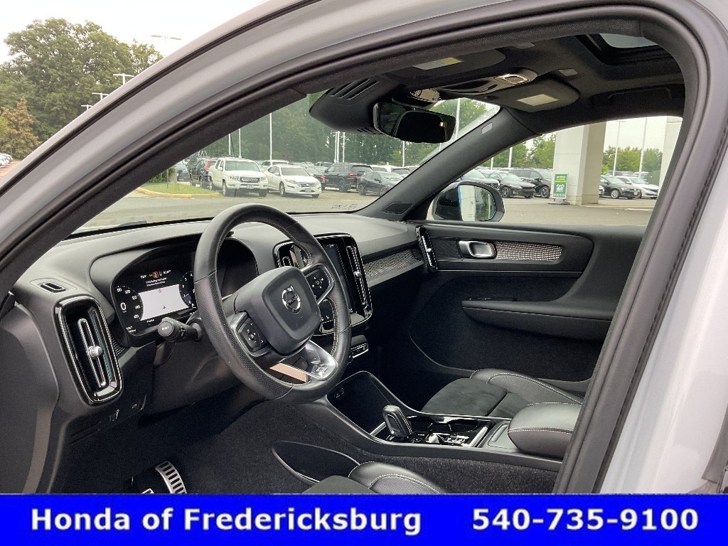 Used 2020 Volvo XC40 T5 R-Design AWD/4WD image 30