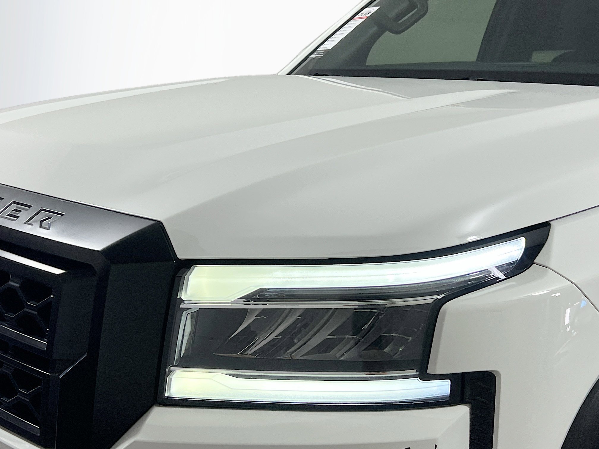 Used 2022 Nissan Frontier Pro-X image 11