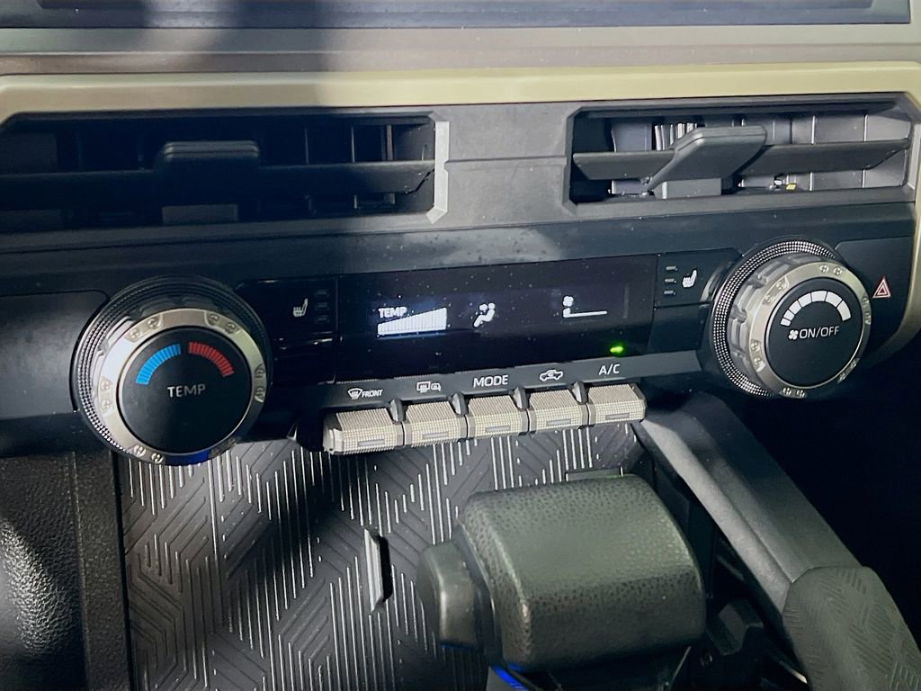 Certified 2024 Toyota Tacoma SR5 AWD/4WD image 15